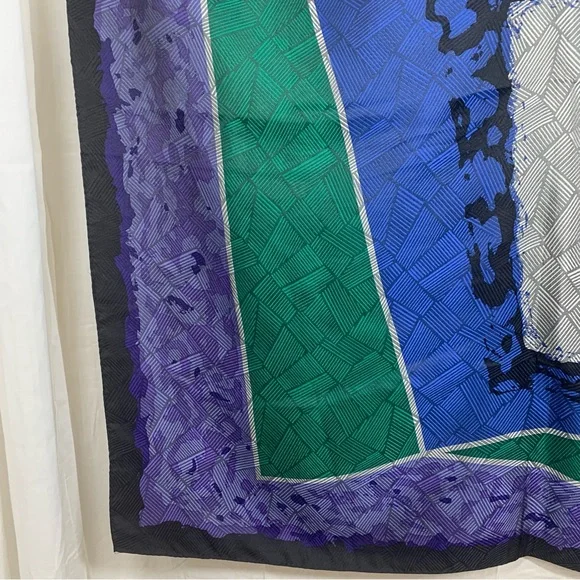 Ginnie Johansen 100% Silk Abstract Geometric Square Scarf‎ Multicolor - Picture 5 of 12